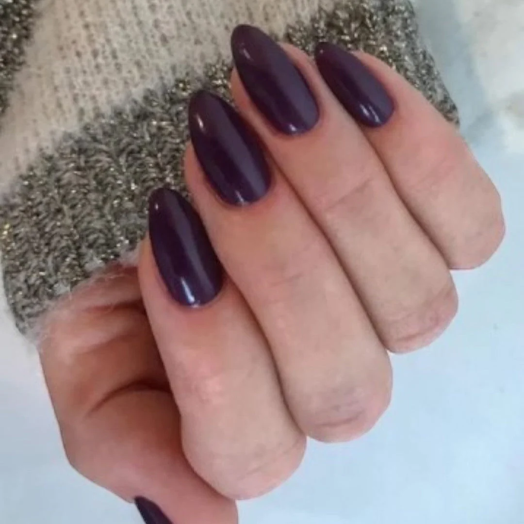 CND Vinylux - #141 Rock Royalty - Image 2