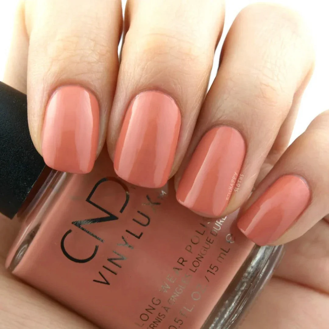 CND Vinylux - #285 Spear - Image 2