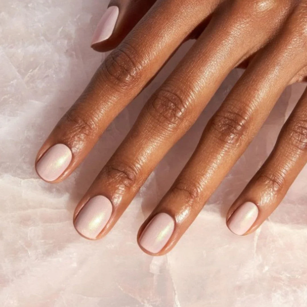 CND Vinylux - #329 Lovely Quartz - Image 2