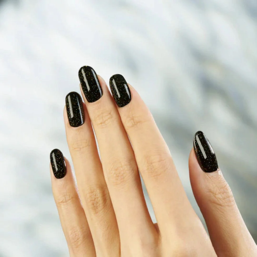 CND Vinylux - #483 Opulent Onyx - Image 2