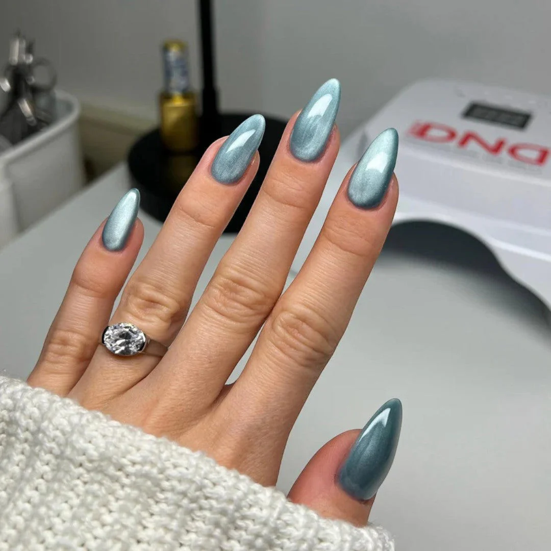 DND Diva 9D Cat Eye Gel Polish - Glass Slippers #10 - Image 2