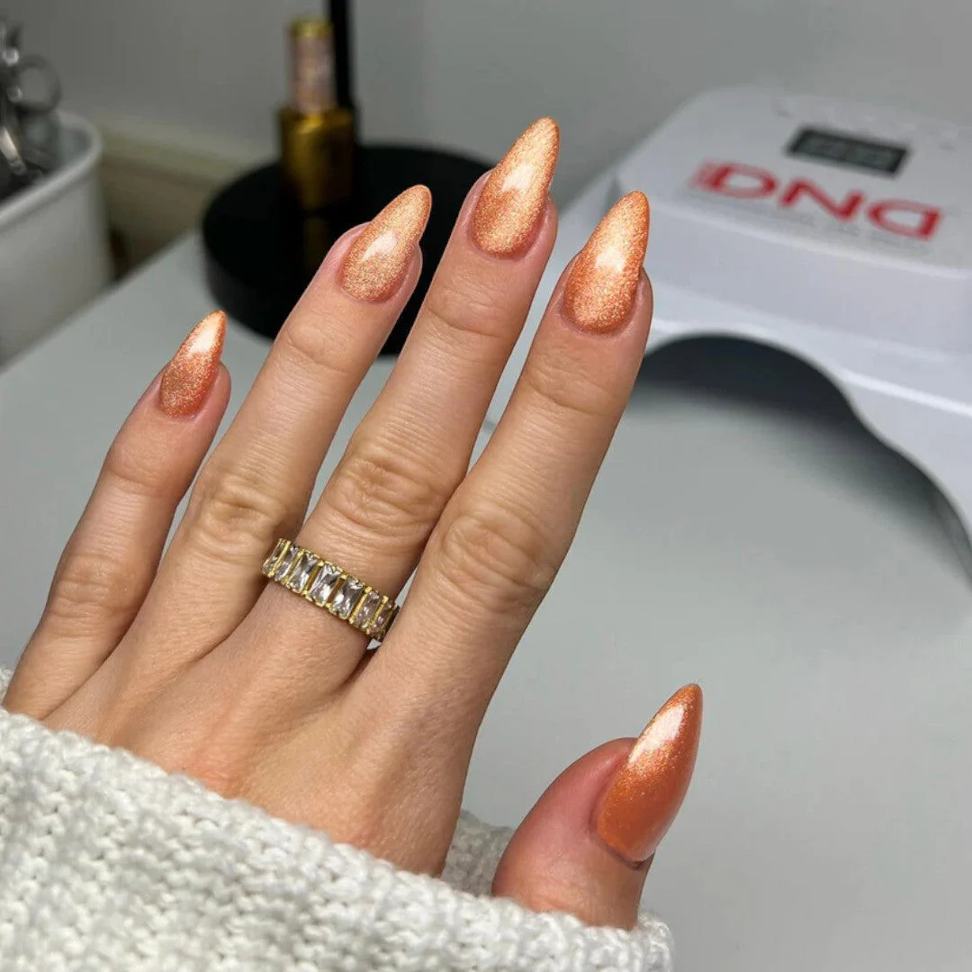 DND Diva 9D Cat Eye Gel Polish - Button Nose #21 - Image 3
