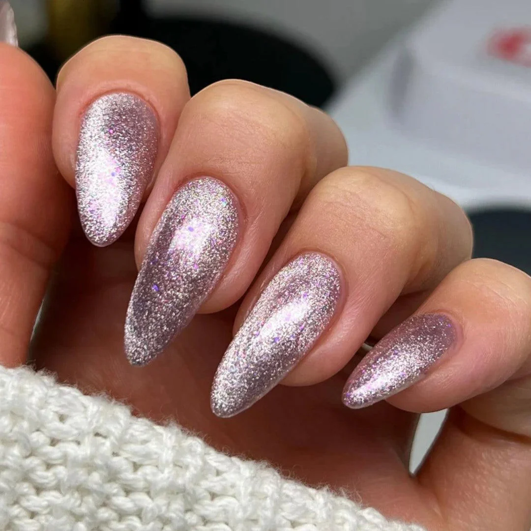 DND Diva 9D Cat Eye Gel Polish - Pucker Up #33 - Image 3