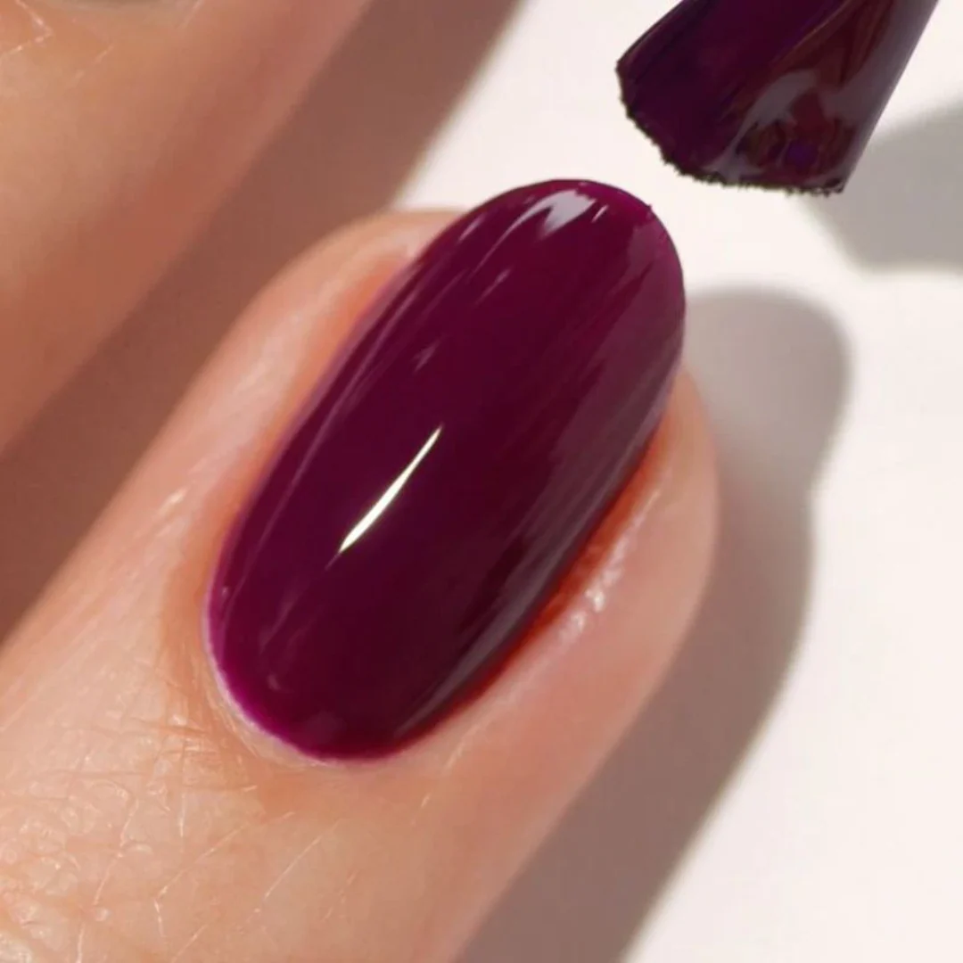 DND Diva Gel & Lacquer Duo - Silky Beets #252 - Image 2