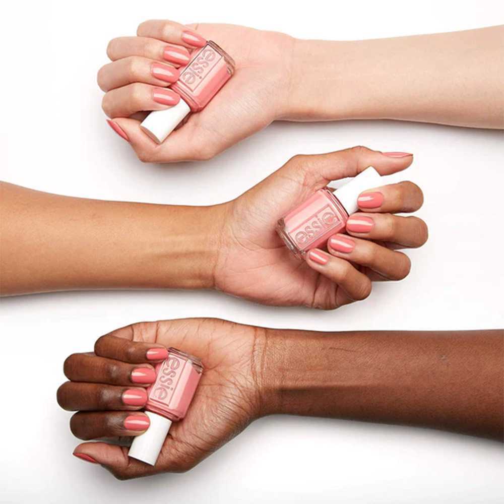 Essie Gel Colour - Flying Solo #206G - Image 3